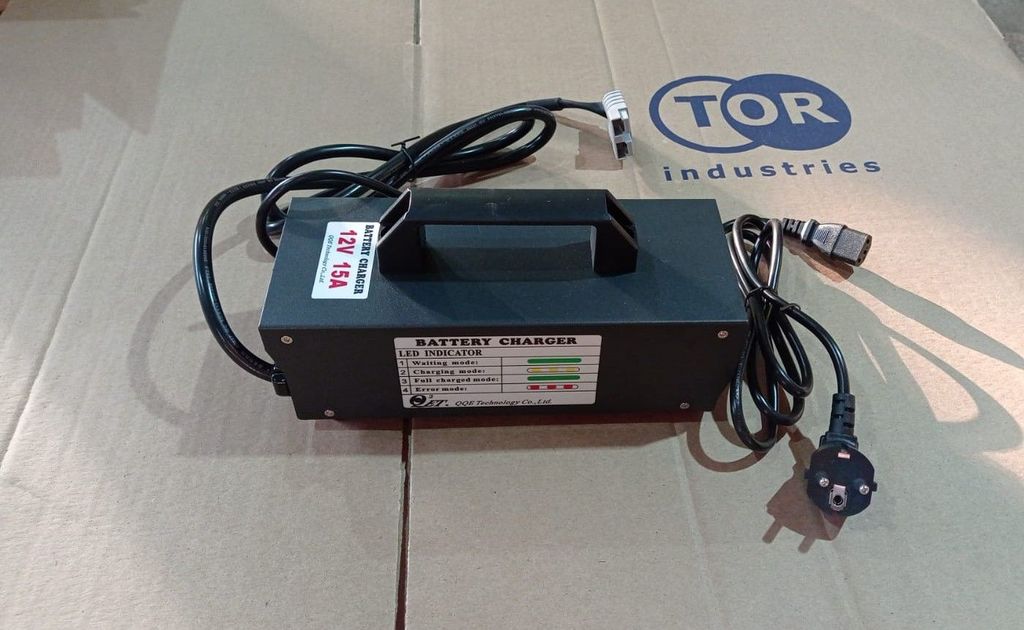Зарядное устройство для штабелёров DYC/PEMS 12V/15A (Charger) TOR